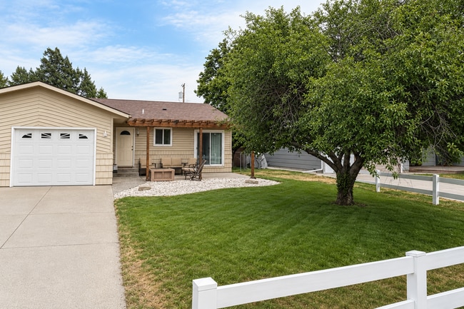 Building Photo - 1517 Wicks Ln