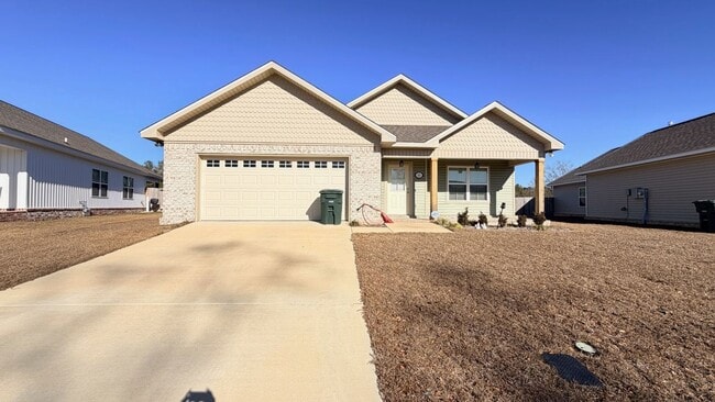 Building Photo - Available April! Updated Photos To Come!