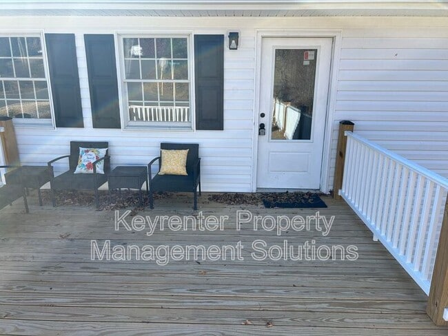 Photo - 17 White Oak Dr