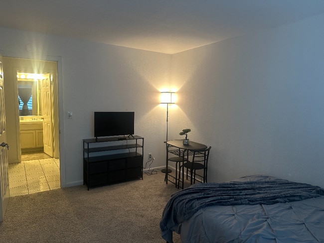 Photo - 4437 Rock Island Dr