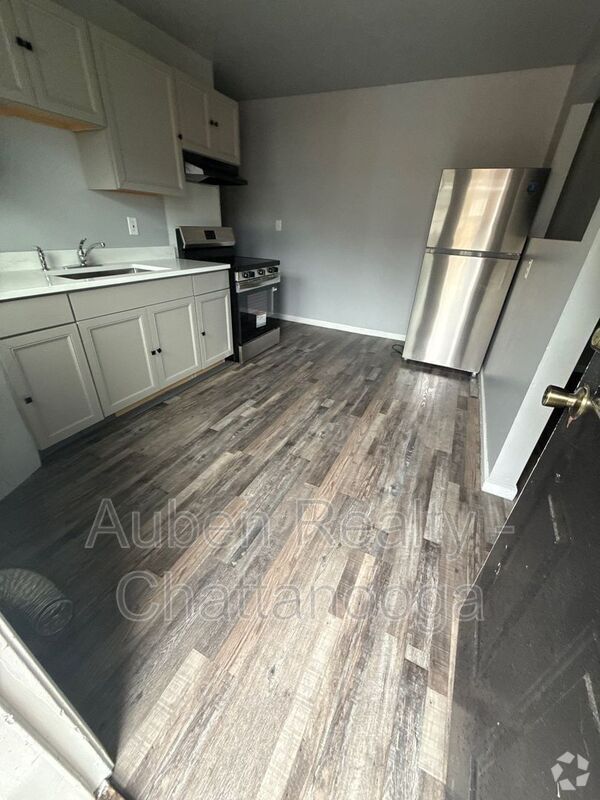 Building Photo - 1802 Wilcox Blvd Unit B Rental