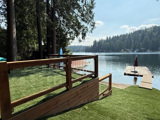 Building Photo - Private Lakefront Cabin for Rent Rental