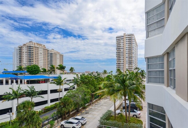 Photo - 1965 S Ocean Dr Condominio Unidad 3D