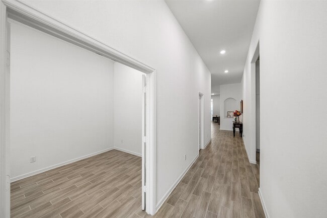 Photo - 11107 Willamer St