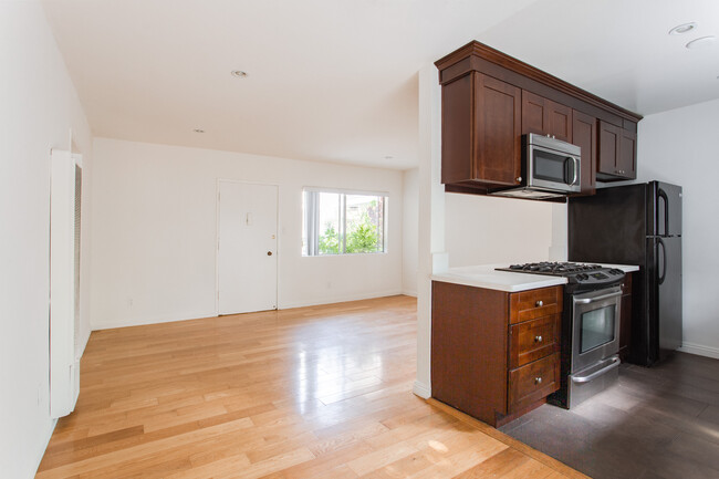 living room - Newly renovated upper unit in quiet neighb... Rental
