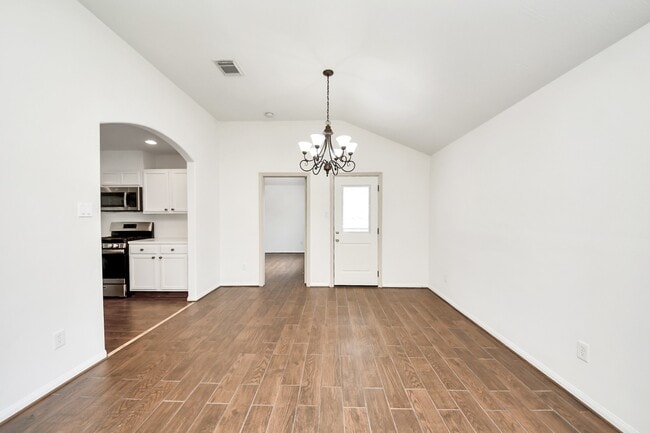 Photo - 2511 Orchard Run Way
