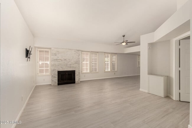 Photo - 11860 N 40th Way