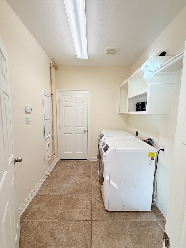 Photo - 28015 Silverstream Ct