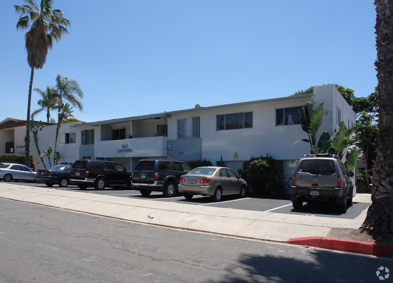 Photo - 863 Sapphire St