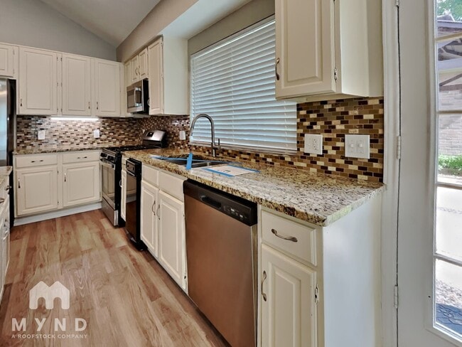 Photo - 8614 Pines Pl Dr