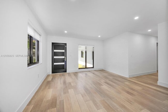 Photo - 3052 SW 26th St Unit 3052