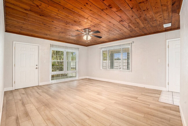 Photo - 5305 Whiteway Dr