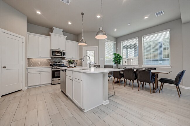 Photo - 559 Longleaf Pine Dr