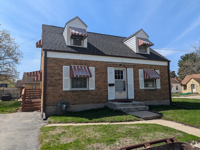 Building Photo - 2318 Grace St Rental