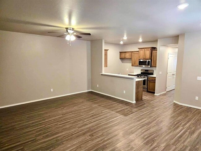 Photo - 916 Coles Creek