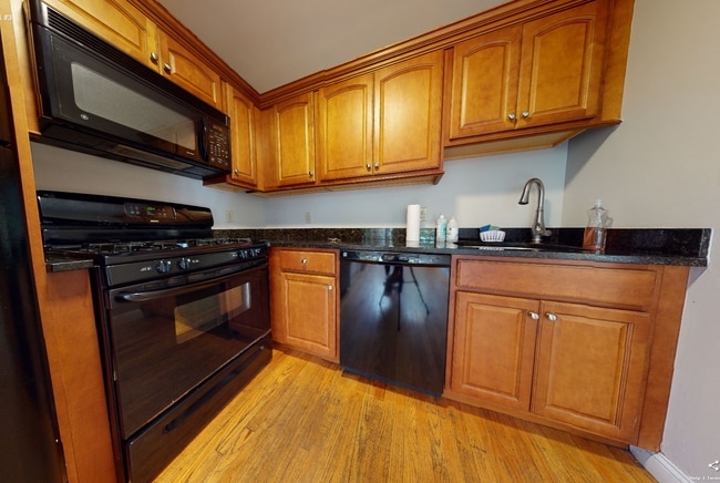 Photo - 344 Putnam Ave Unidad 2