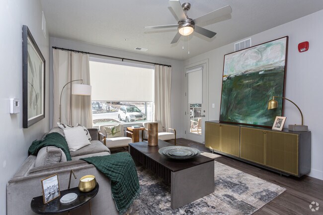 2BR, 2.5BA - 1,135 SF
