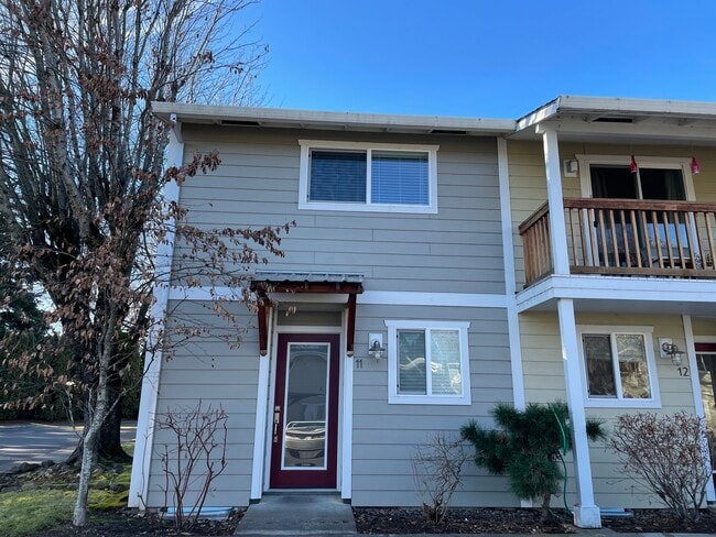Building Photo - 1706 Avalon Dr Unit #11 Rental