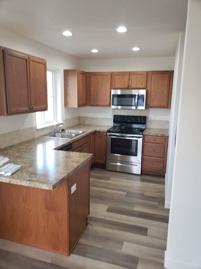 Photo - 235 High St Unit 235  B