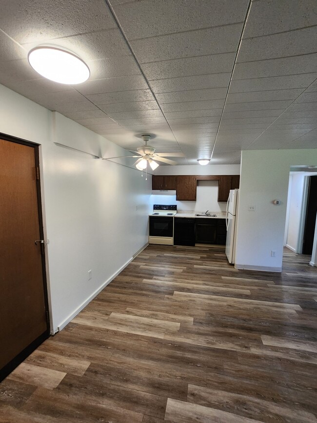 Kitchen/Dining - Pebble Creek