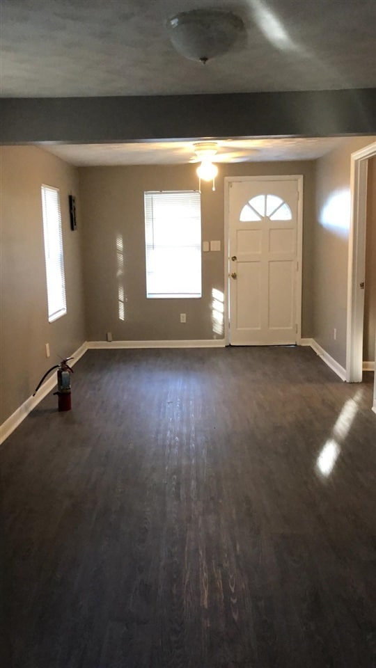 Photo - 2216 Saxon St