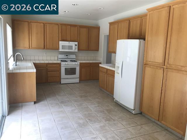 Photo - 689 Apple Hill Dr