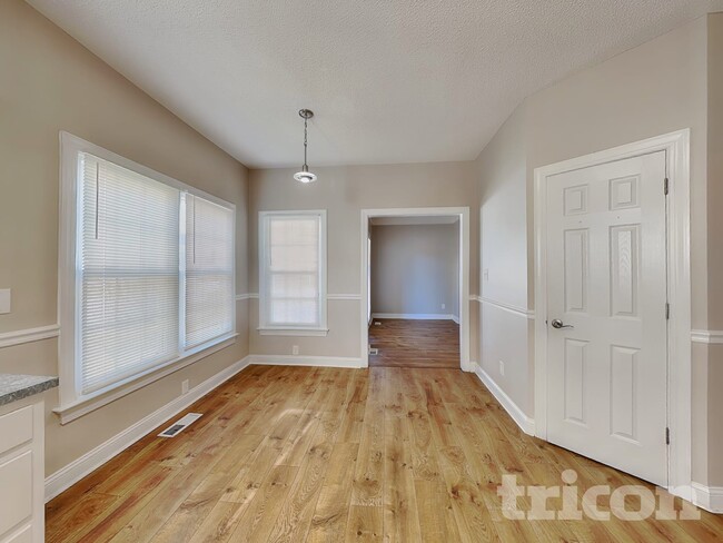 Photo - 622 Commander Dr