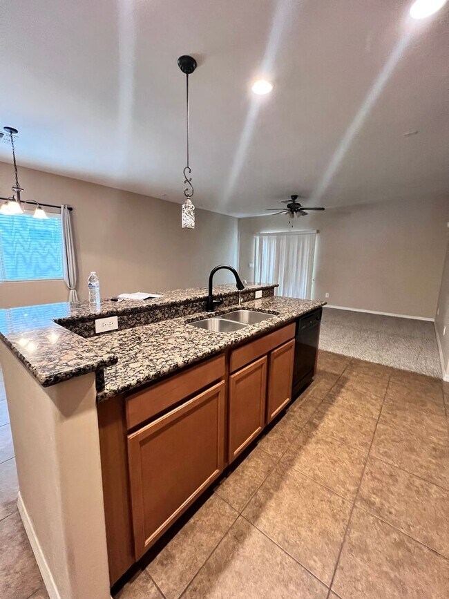 Photo - 1418 W Crape Rd