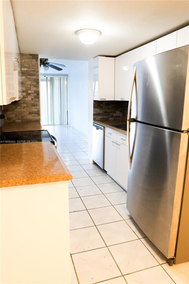 Photo - 9210 Fontainebleau Blvd Unidad 103