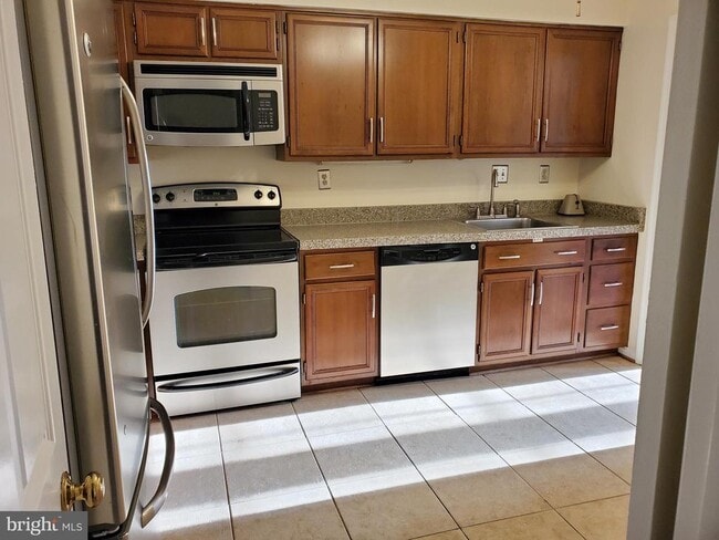 Building Photo - 15322 Manor Village Ln
