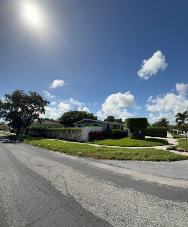 Photo - 212 NW 11th Ave