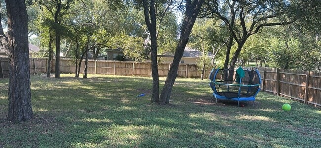 Photo - 734 Benchmark Trail