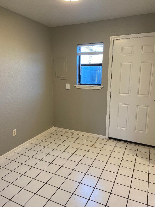 Photo - 2125 Beaumont Dr