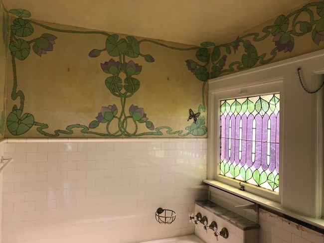 Master Bedroom Ensuite Bathroom - 2390 Broadway Unidad 2390