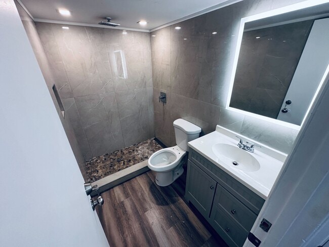 Photo - 2115 Continental Blvd