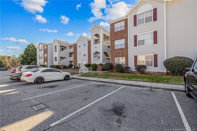 Photo - 264 Waterdown Dr