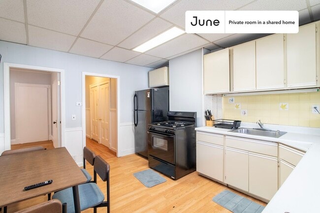 Photo - Room in Shared 3 bed/1 bath home Unit A