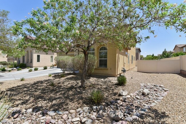 Photo - Beautiful 4BED/3BATH/CAR home located in SW Las Vegas! -Enjoy Rent-Free Holidays!