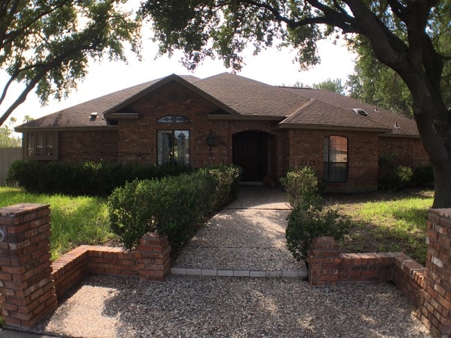 Building Photo - 3809 N 1st Ln W