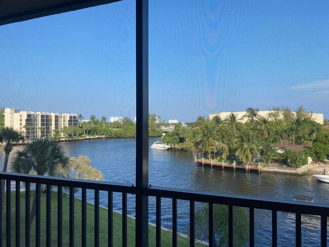 Building Photo - 13 Royal Palm Way Unit #403 Rental