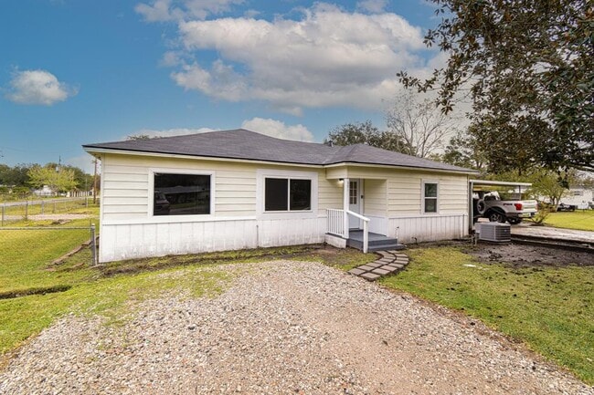 Photo - 301 S 3rd St