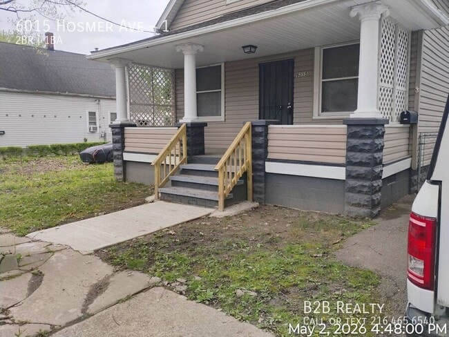 Building Photo - 6015 Hosmer Ave Unit 1