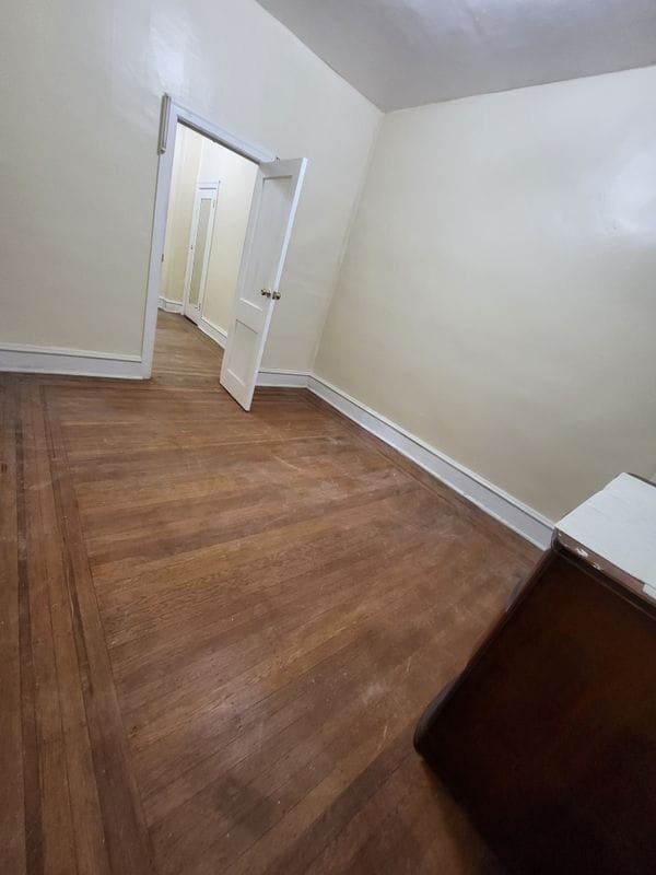 Photo - 261 S 63rd St