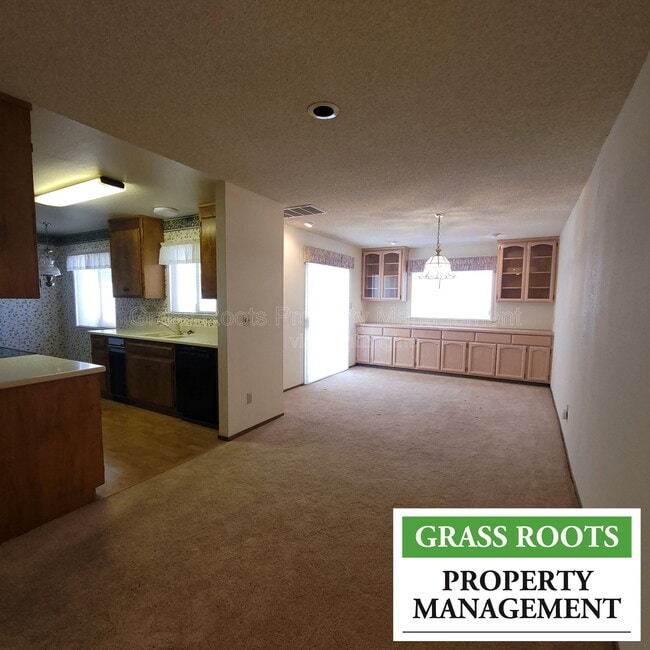 Photo - 18212 Hummingbird Dr