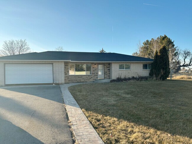 Photo - Spacious 6 Bed / 3 Bath Home in Rigby!