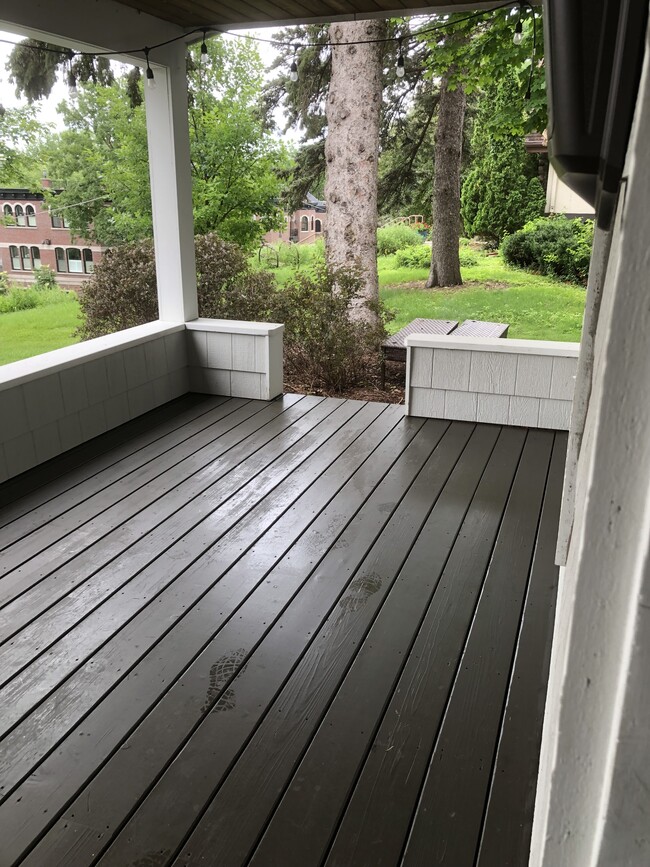 Photo - 615 Rice St E