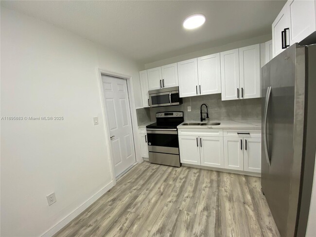 Photo - 44 NW 44th St Unidad 44