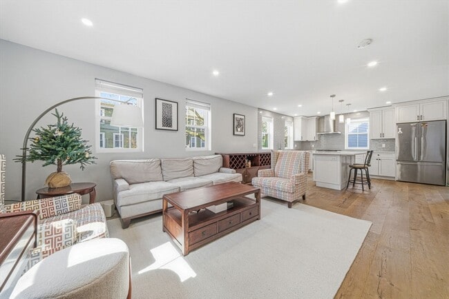 Photo - 61 Prince St Unit 75