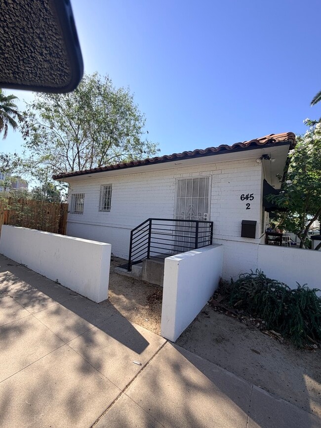Building Photo - Charming Roosevelt District Cottage