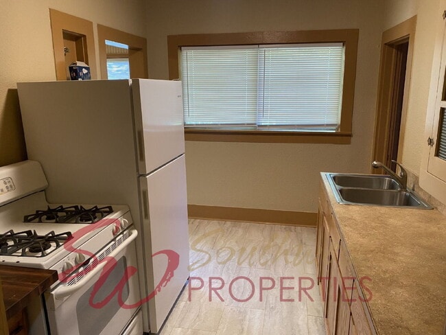 Photo - Super cute, good sized, one bedroom home one block from campus!